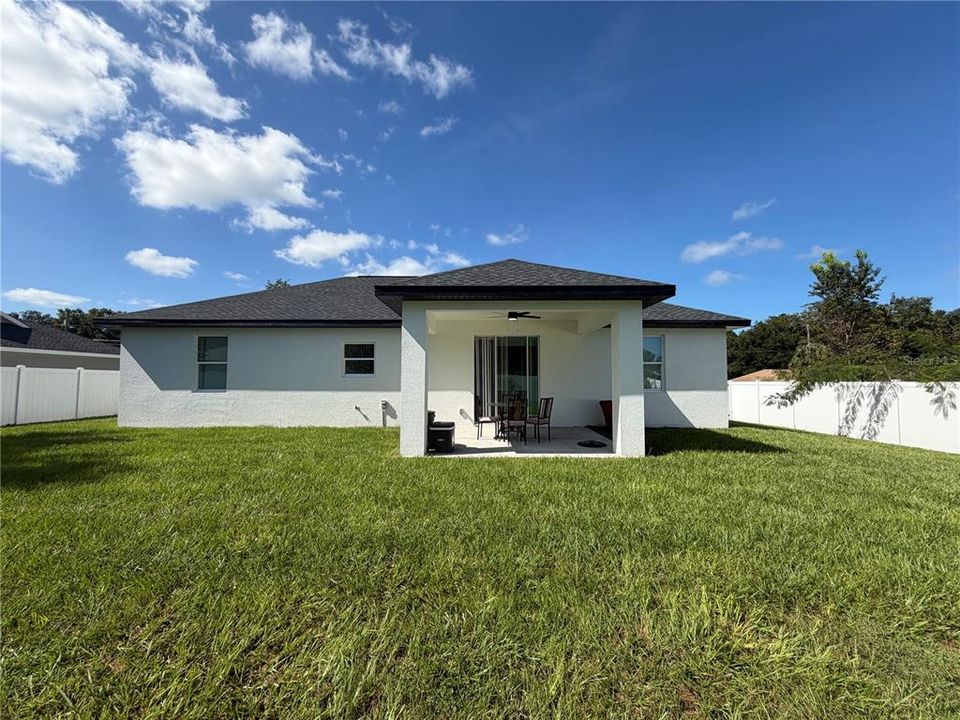 For Rent: $2,200 (3 beds, 2 baths, 1487 Square Feet)
