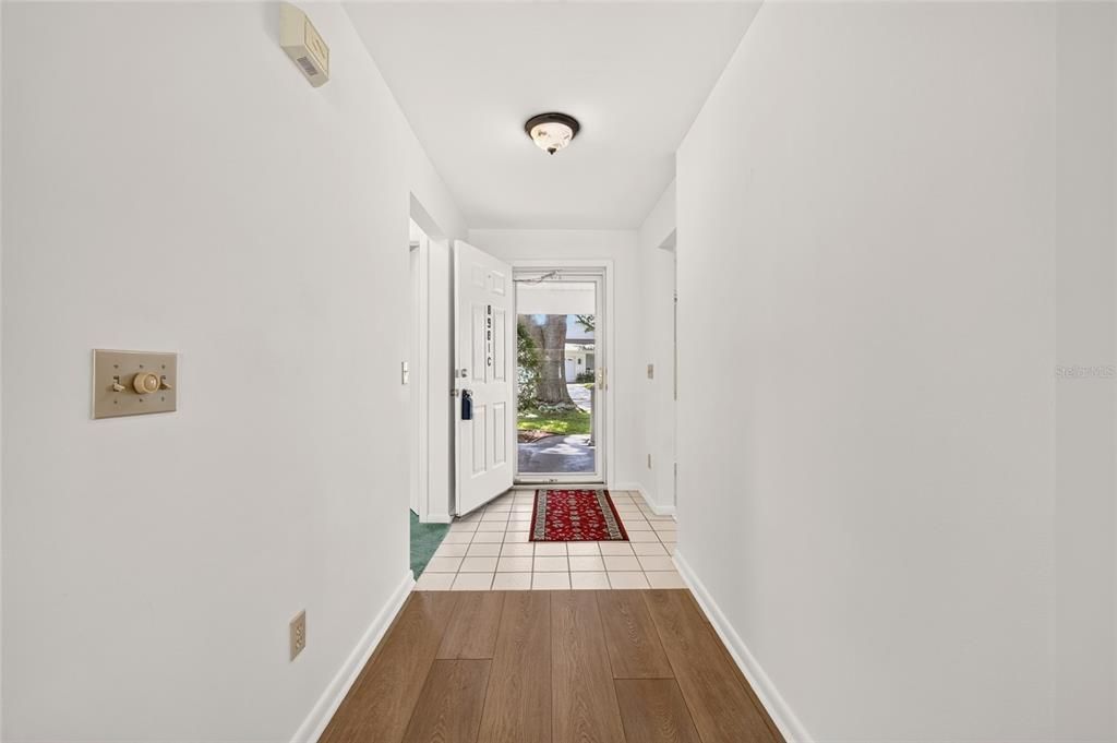 En Venta: $174,900 (2 camas, 2 baños, 1709 Pies cuadrados)