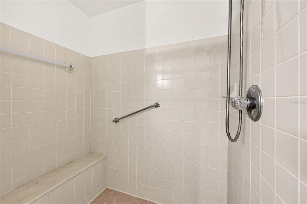 En Venta: $174,900 (2 camas, 2 baños, 1709 Pies cuadrados)