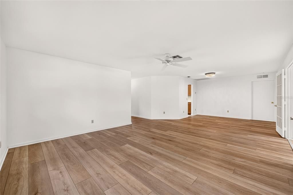 En Venta: $174,900 (2 camas, 2 baños, 1709 Pies cuadrados)
