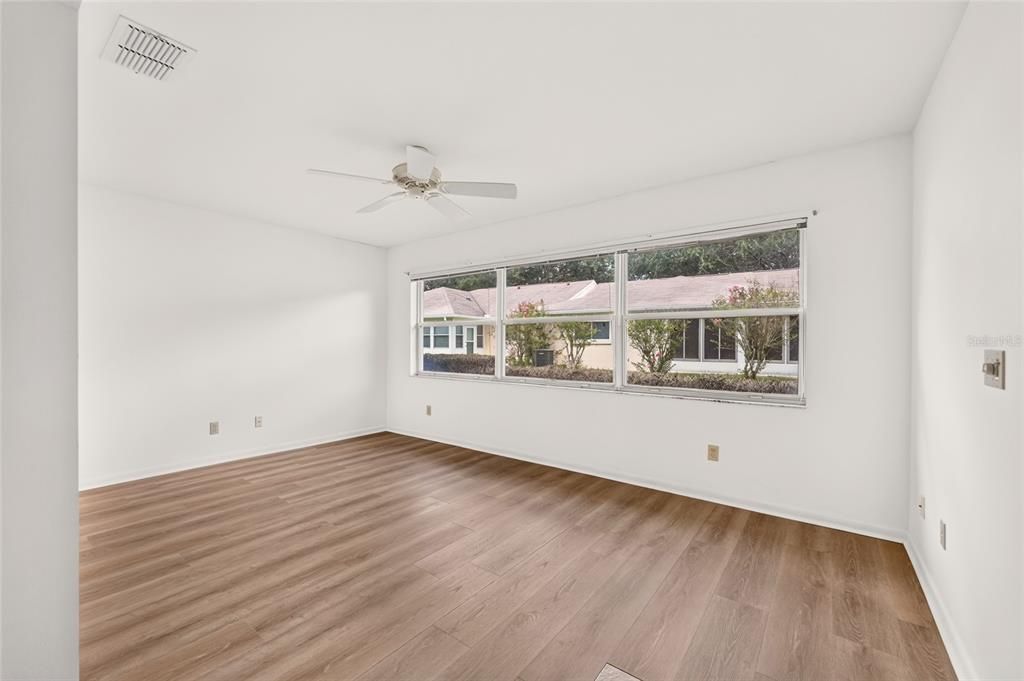 En Venta: $174,900 (2 camas, 2 baños, 1709 Pies cuadrados)