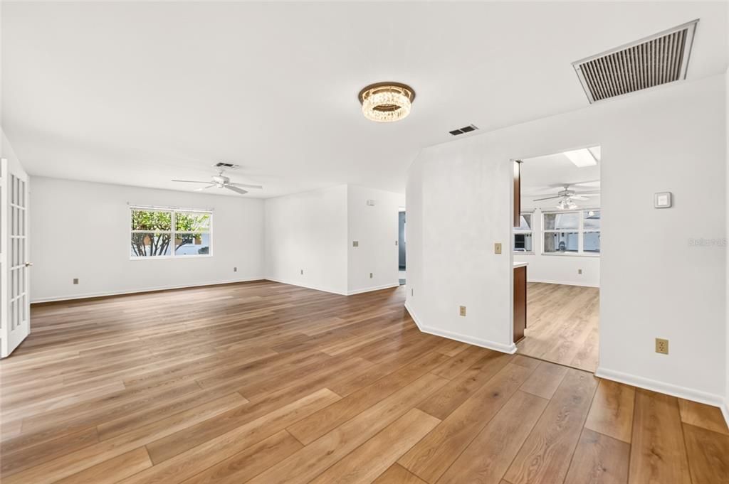 En Venta: $174,900 (2 camas, 2 baños, 1709 Pies cuadrados)
