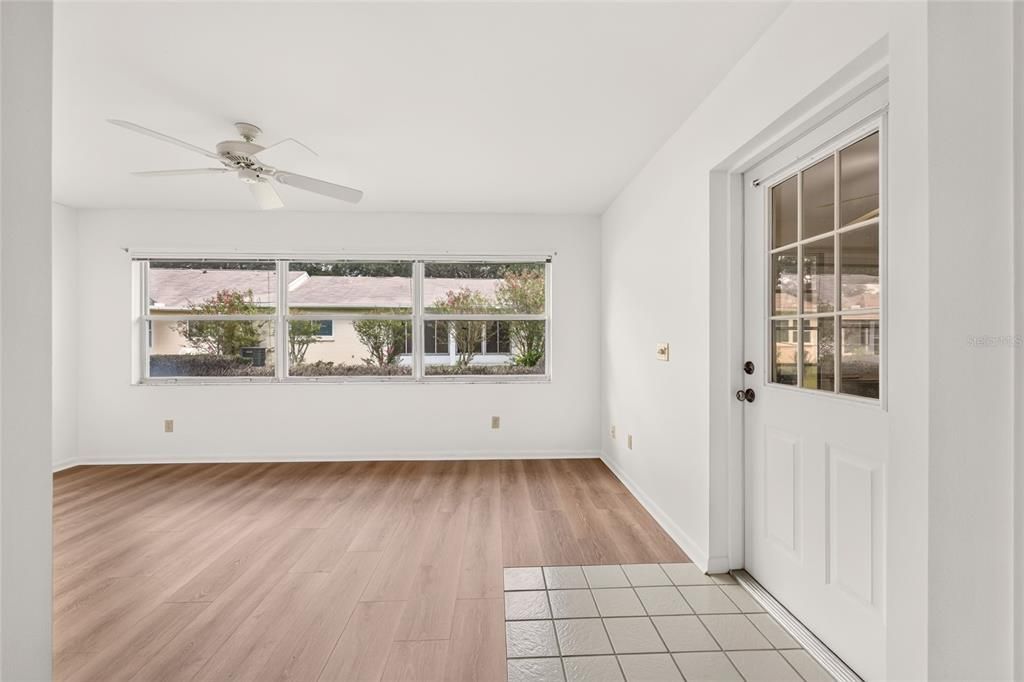 En Venta: $174,900 (2 camas, 2 baños, 1709 Pies cuadrados)
