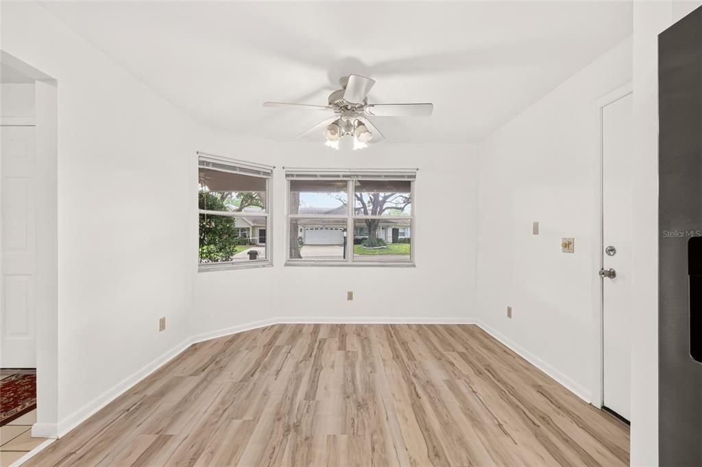 En Venta: $174,900 (2 camas, 2 baños, 1709 Pies cuadrados)