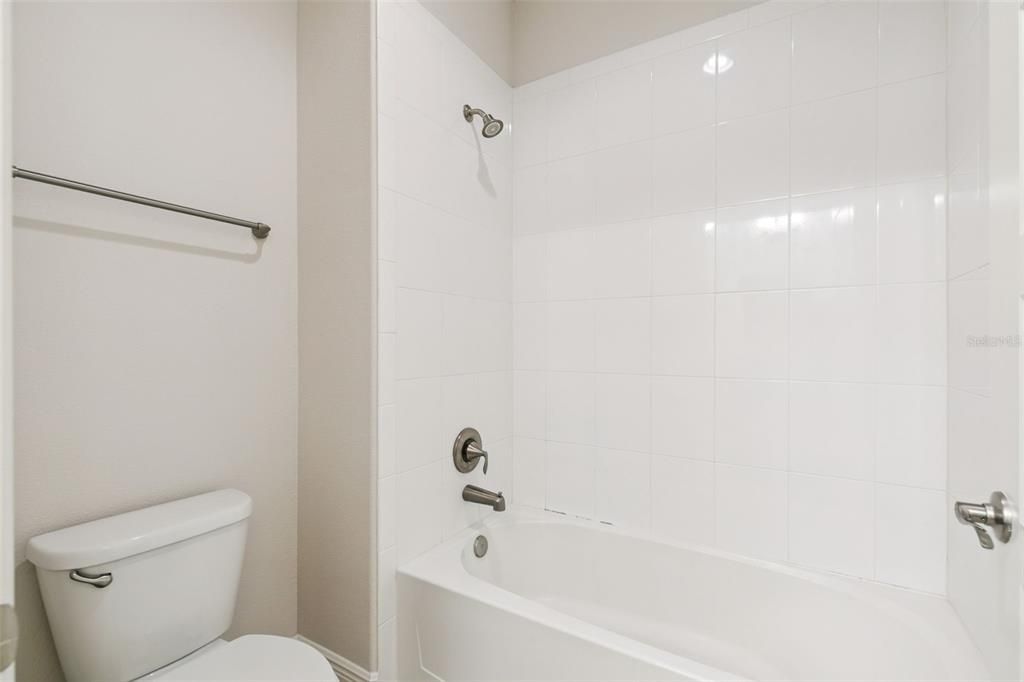 En Renta: $3,300 (4 camas, 3 baños, 2516 Pies cuadrados)