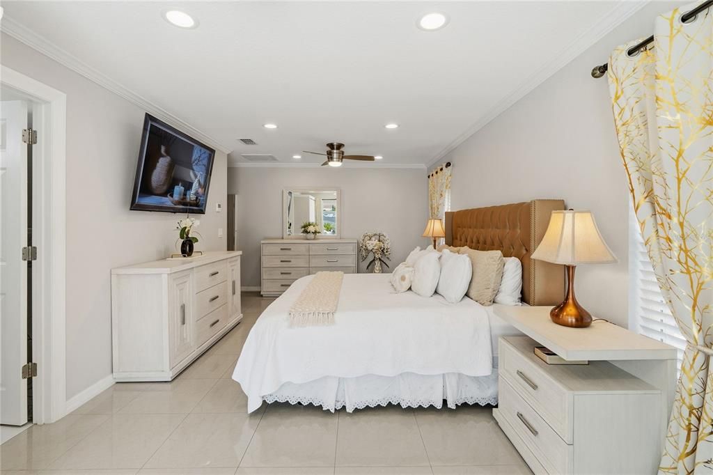 For Sale: $615,000 (4 beds, 3 baths, 1954 Square Feet)