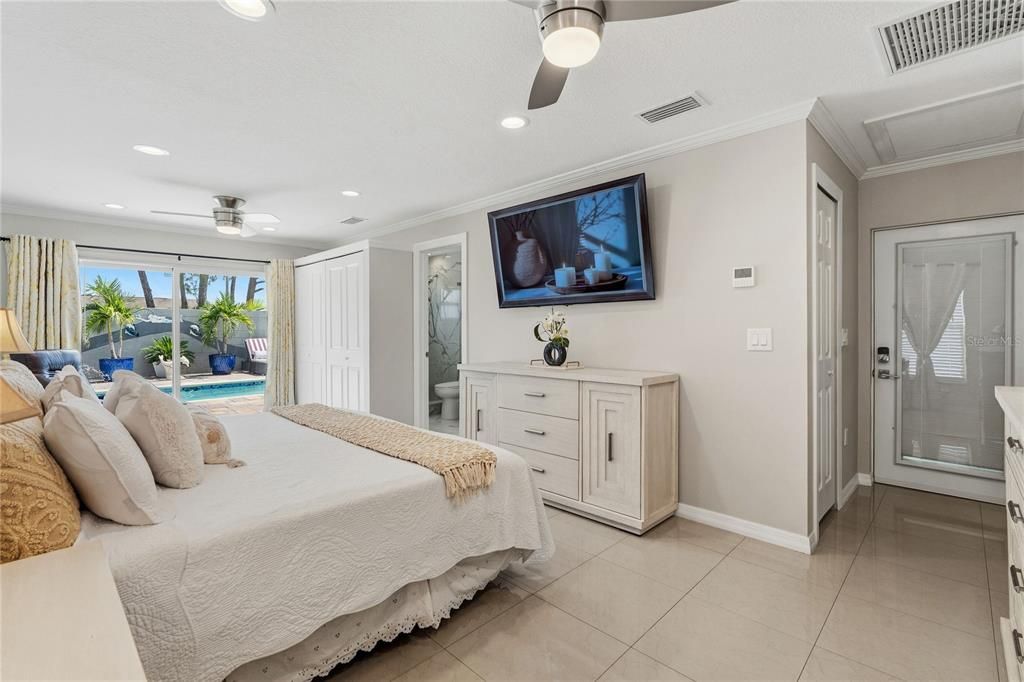 For Sale: $615,000 (4 beds, 3 baths, 1954 Square Feet)