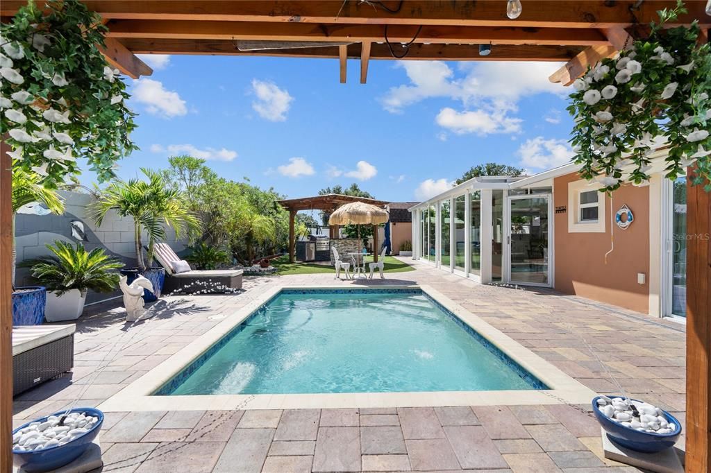 For Sale: $615,000 (4 beds, 3 baths, 1954 Square Feet)