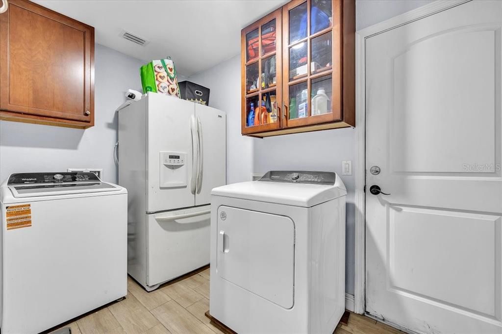 На продажу: $349,995 (4 спален, 2 ванн, 2335 Квадратных фут)