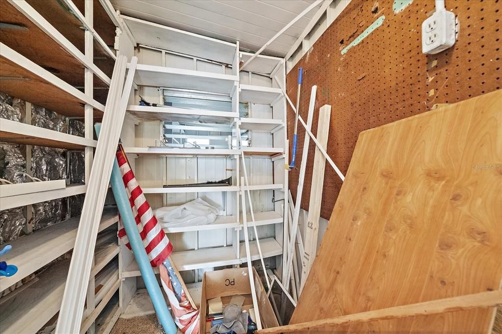 For Sale: $110,000 (2 beds, 2 baths, 814 Square Feet)