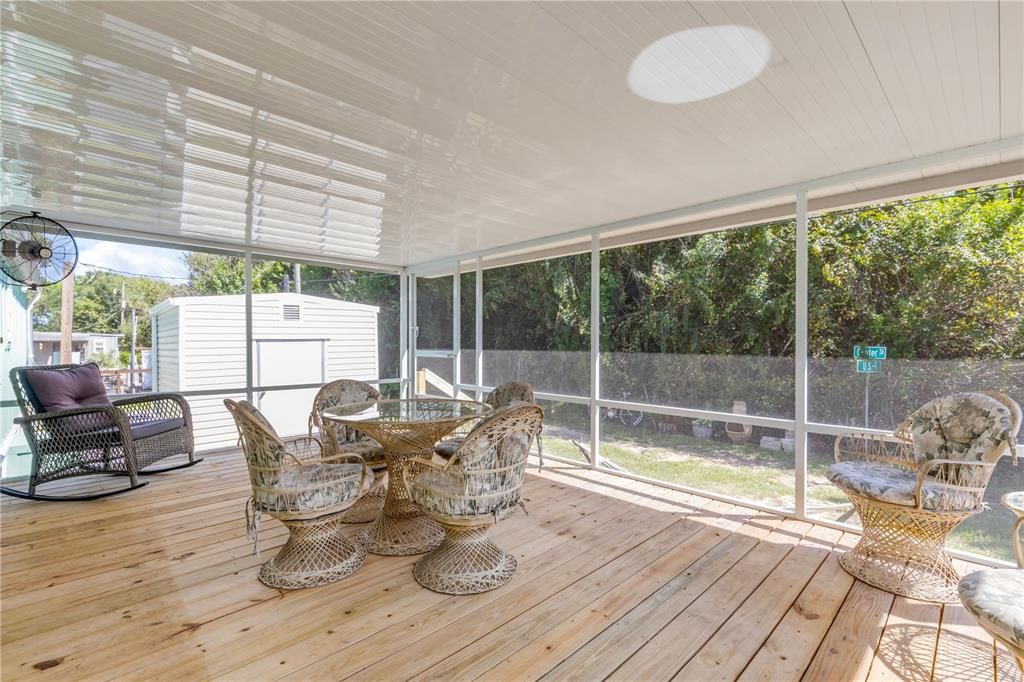 For Sale: $185,000 (2 beds, 1 baths, 728 Square Feet)