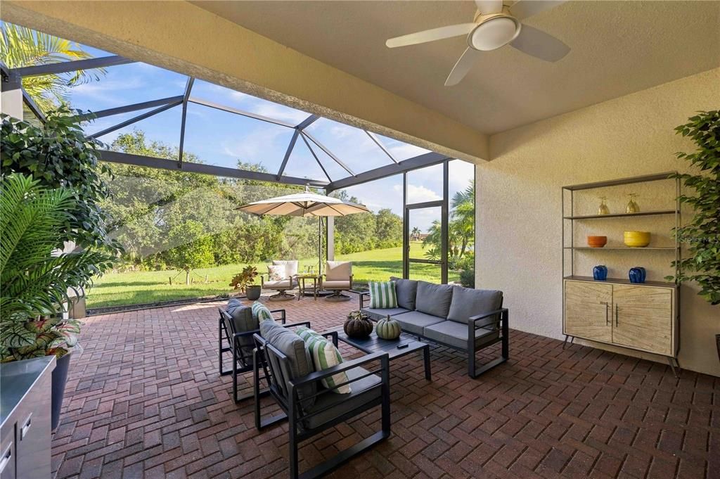 En Venta: $458,500 (2 camas, 2 baños, 1900 Pies cuadrados)