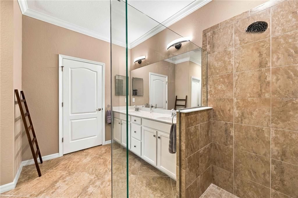 En Venta: $458,500 (2 camas, 2 baños, 1900 Pies cuadrados)