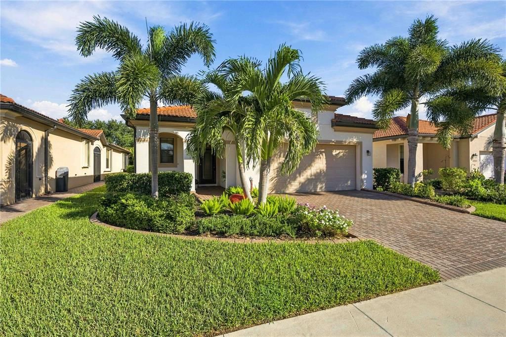 En Venta: $458,500 (2 camas, 2 baños, 1900 Pies cuadrados)
