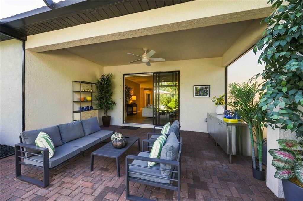 En Venta: $458,500 (2 camas, 2 baños, 1900 Pies cuadrados)