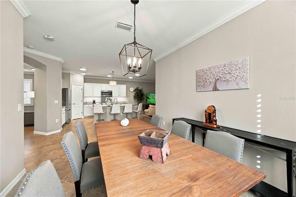 En Venta: $458,500 (2 camas, 2 baños, 1900 Pies cuadrados)