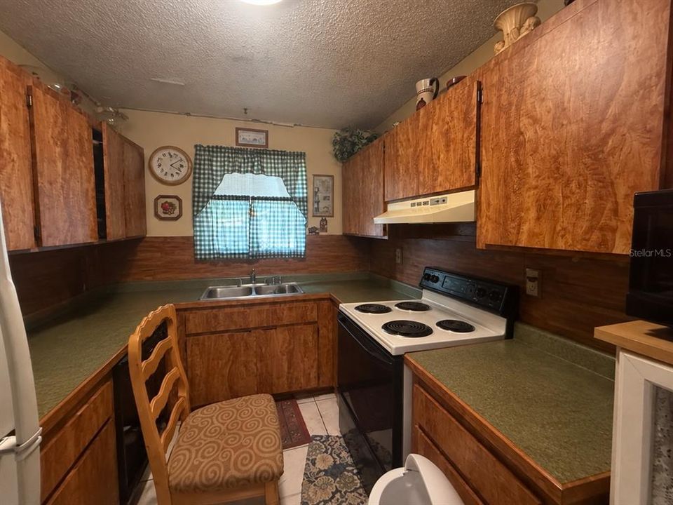 На продажу: $375,000 (2 спален, 2 ванн, 1083 Квадратных фут)