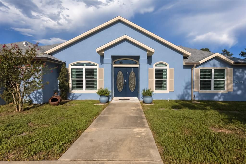 For Sale: $635,000 (5 beds, 2 baths, 2514 Square Feet)