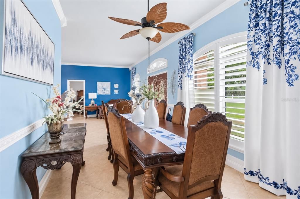 For Sale: $635,000 (5 beds, 2 baths, 2514 Square Feet)