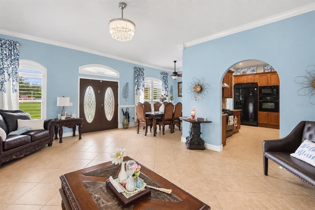 For Sale: $635,000 (5 beds, 2 baths, 2514 Square Feet)