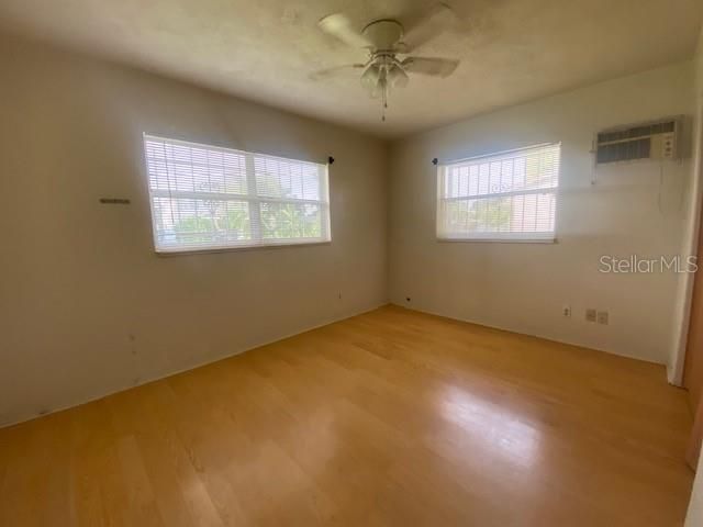 For Rent: $1,995 (3 beds, 1 baths, 1106 Square Feet)