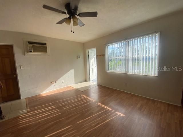 For Rent: $1,995 (3 beds, 1 baths, 1106 Square Feet)
