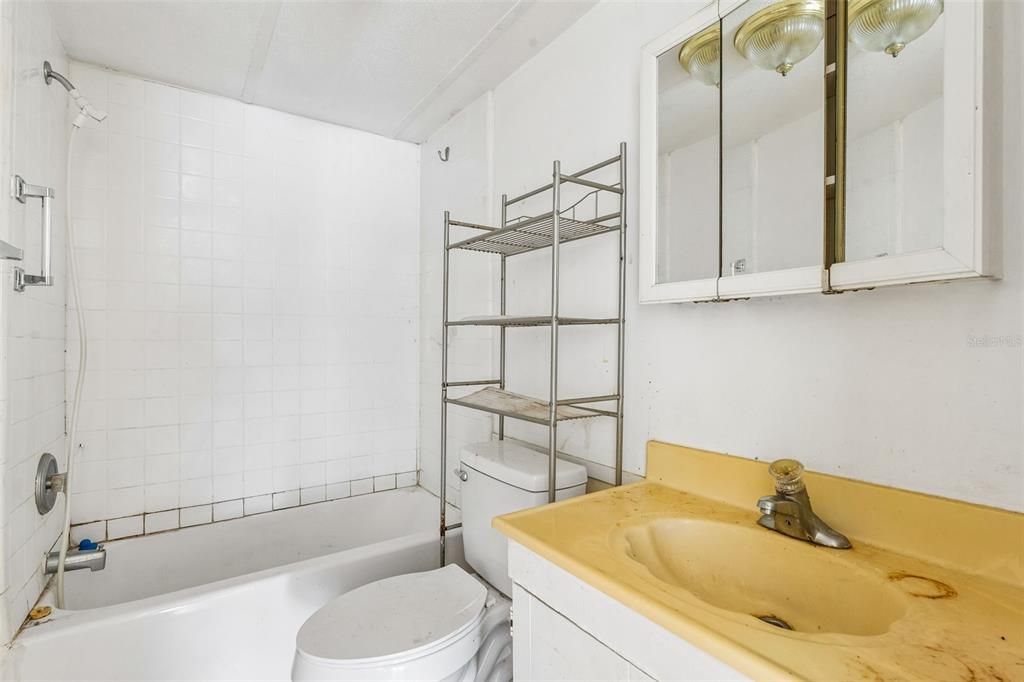 For Sale: $119,000 (3 beds, 2 baths, 1350 Square Feet)