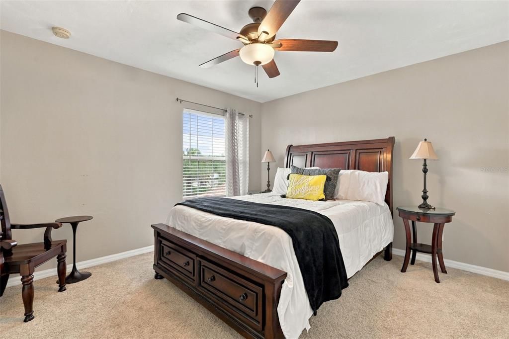 For Sale: $319,900 (2 beds, 2 baths, 1862 Square Feet)