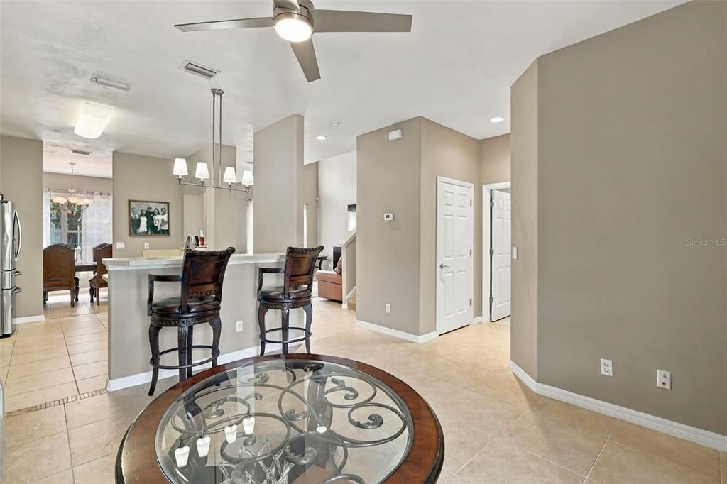For Sale: $319,900 (2 beds, 2 baths, 1862 Square Feet)