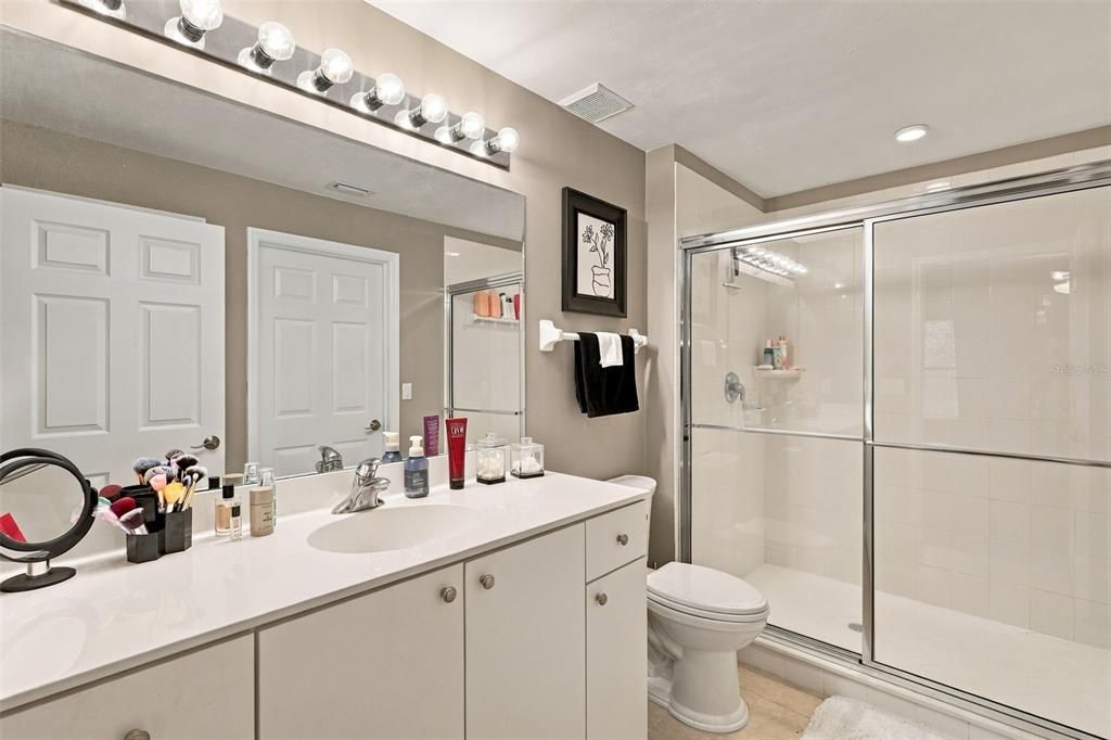 For Sale: $319,900 (2 beds, 2 baths, 1862 Square Feet)