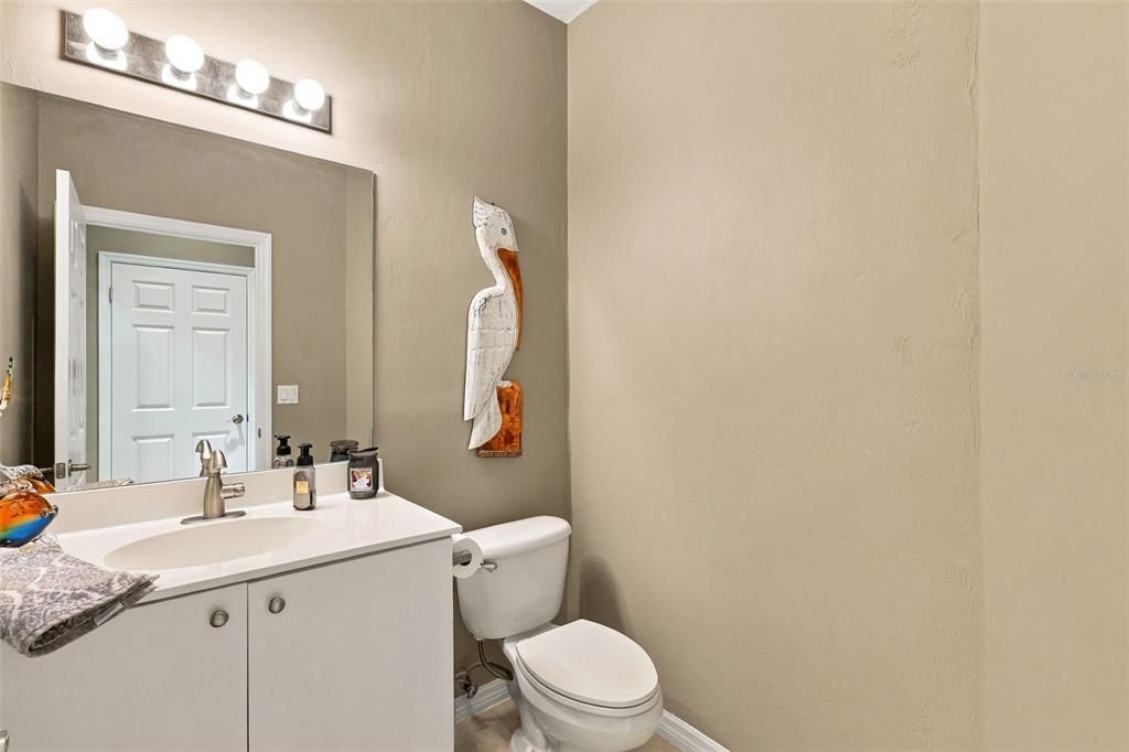 For Sale: $319,900 (2 beds, 2 baths, 1862 Square Feet)