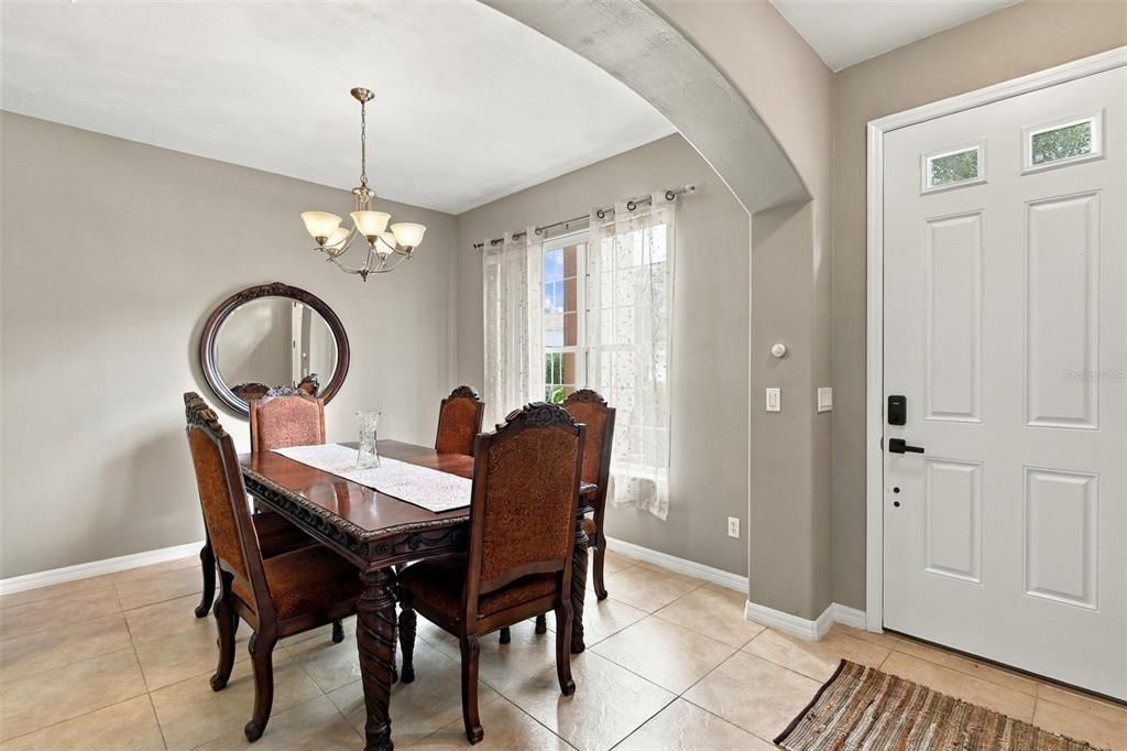 For Sale: $319,900 (2 beds, 2 baths, 1862 Square Feet)