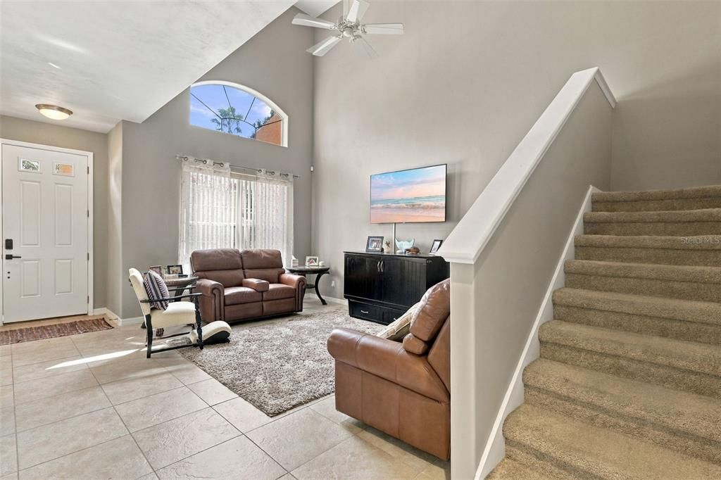 For Sale: $319,900 (2 beds, 2 baths, 1862 Square Feet)