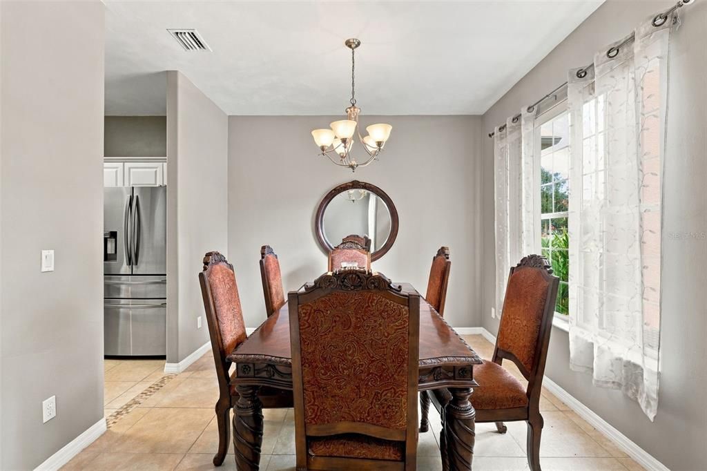 For Sale: $319,900 (2 beds, 2 baths, 1862 Square Feet)