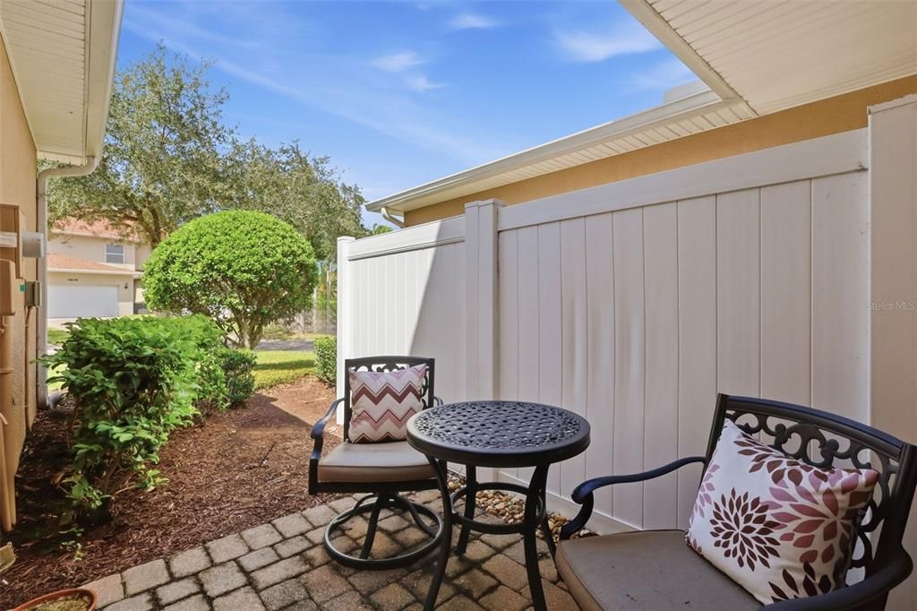 For Sale: $319,900 (2 beds, 2 baths, 1862 Square Feet)