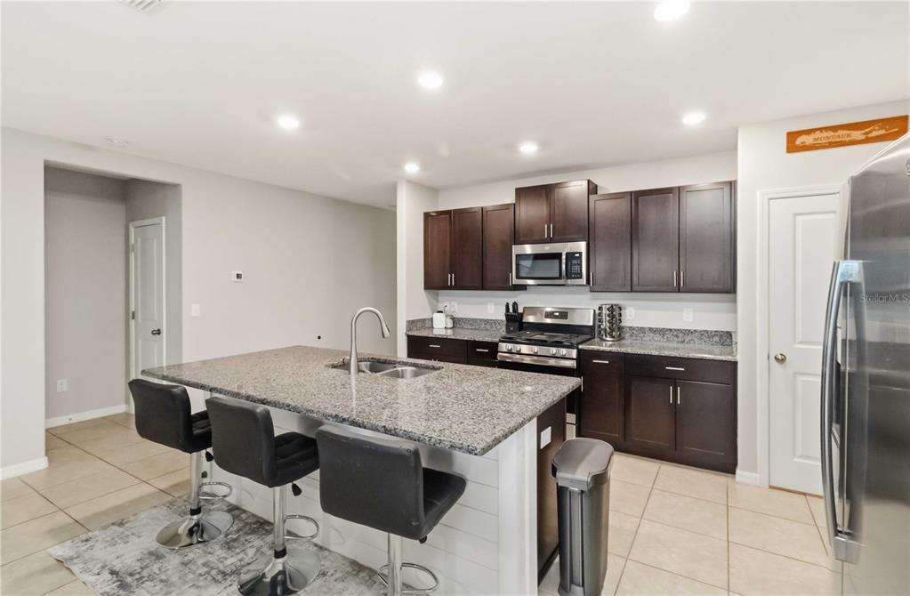 En Venta: $429,900 (6 camas, 3 baños, 3362 Pies cuadrados)