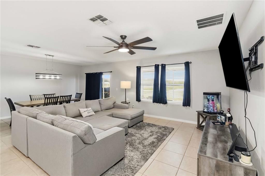 En Venta: $429,900 (6 camas, 3 baños, 3362 Pies cuadrados)