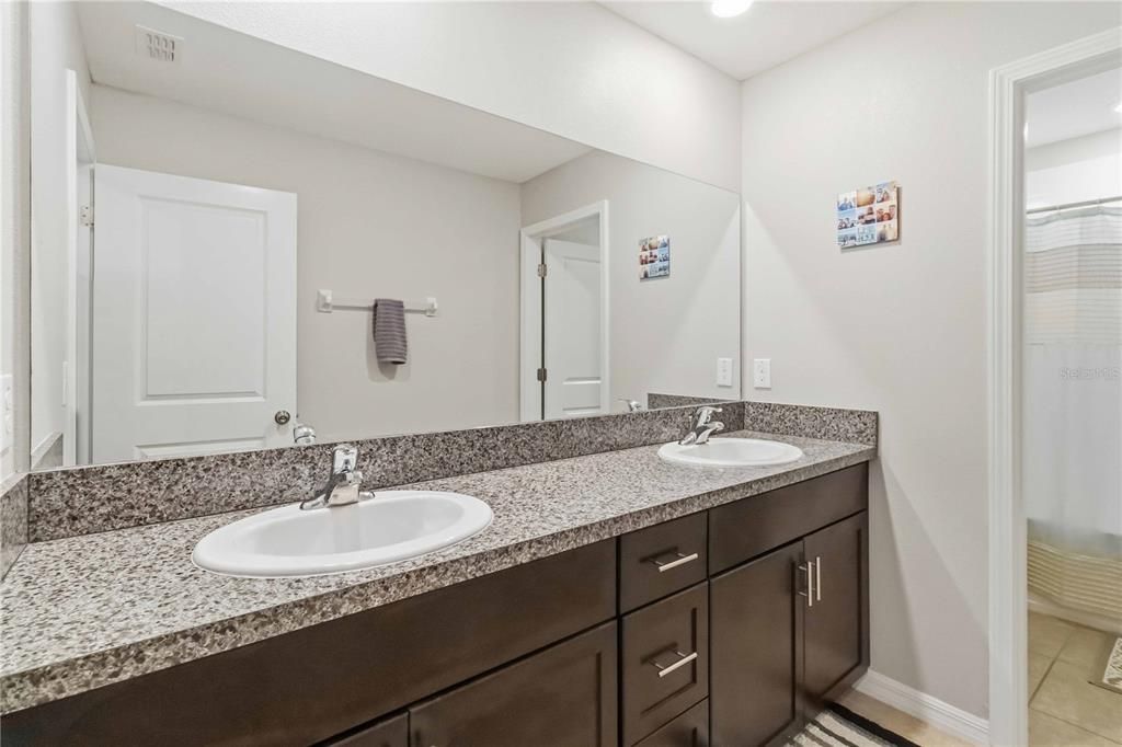En Venta: $429,900 (6 camas, 3 baños, 3362 Pies cuadrados)