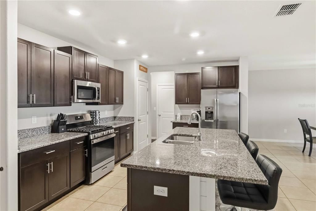 En Venta: $429,900 (6 camas, 3 baños, 3362 Pies cuadrados)