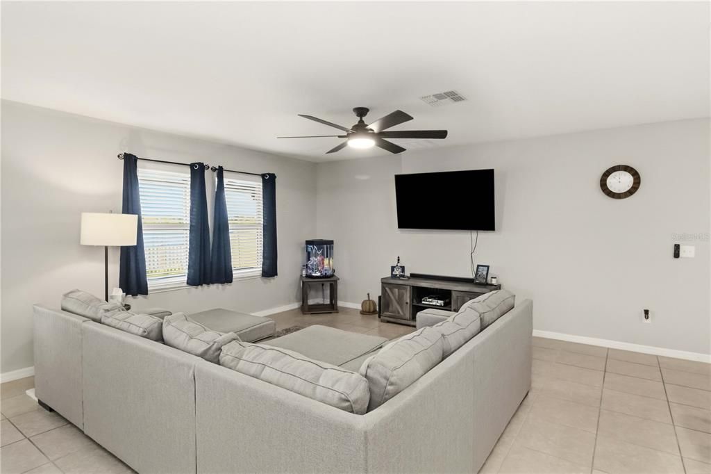En Venta: $429,900 (6 camas, 3 baños, 3362 Pies cuadrados)