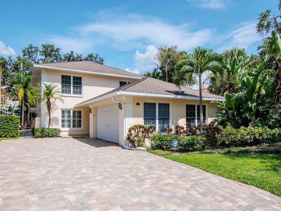 For Rent: $7,900 (4 beds, 3 baths, 2736 Square Feet)