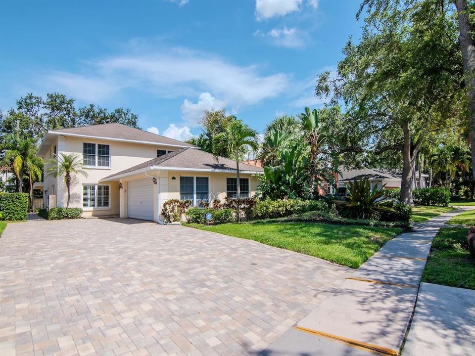 For Rent: $7,900 (4 beds, 3 baths, 2736 Square Feet)