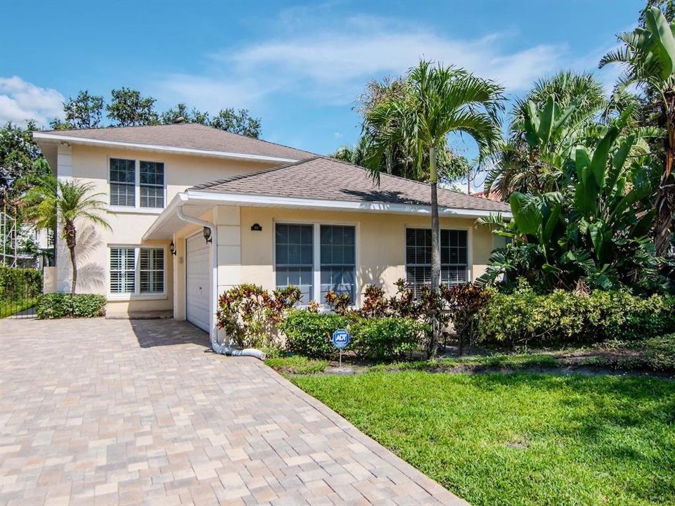 For Rent: $7,900 (4 beds, 3 baths, 2736 Square Feet)