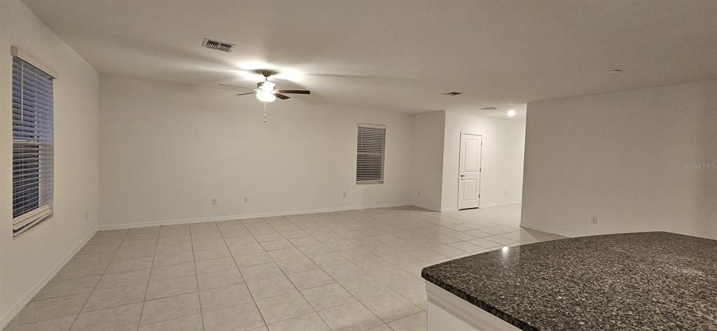 For Rent: $2,549 (5 beds, 2 baths, 2217 Square Feet)