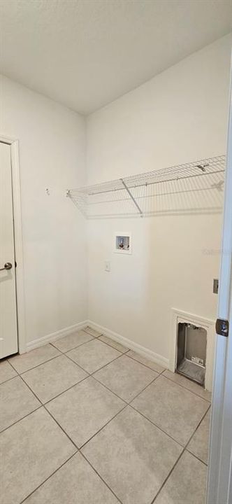 For Rent: $2,549 (5 beds, 2 baths, 2217 Square Feet)