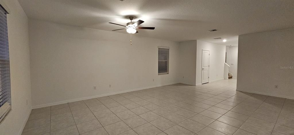 For Rent: $2,549 (5 beds, 2 baths, 2217 Square Feet)