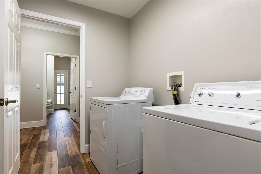 For Sale: $570,000 (5 beds, 3 baths, 3155 Square Feet)