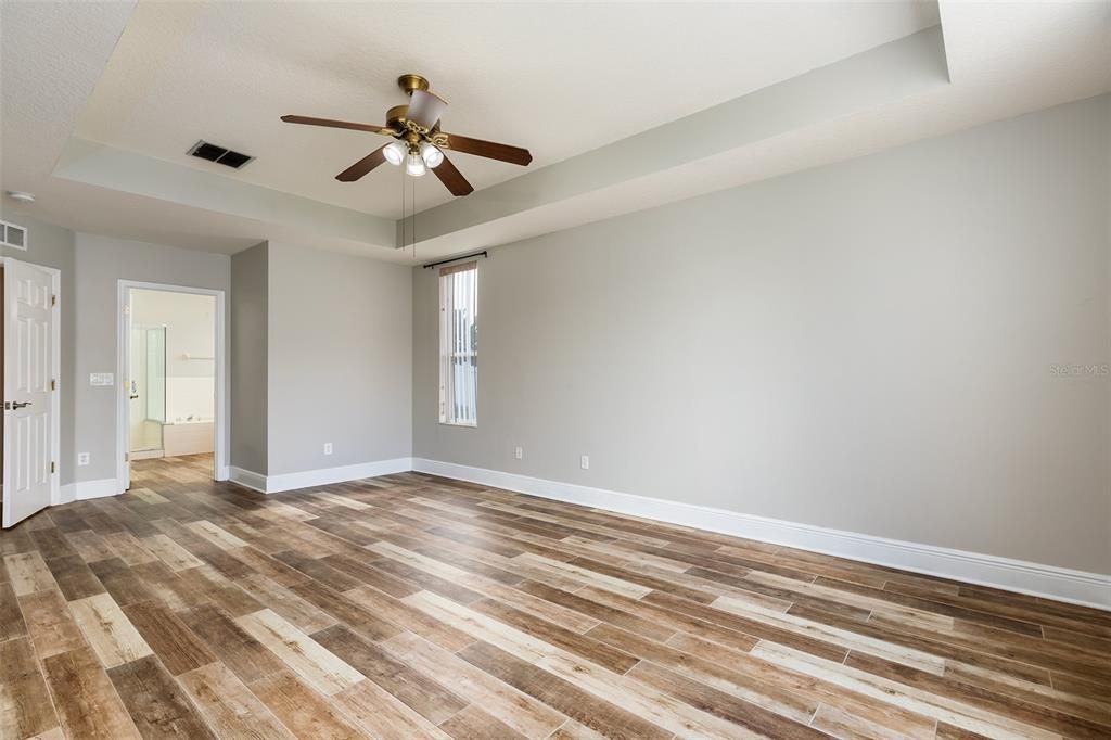 For Sale: $570,000 (5 beds, 3 baths, 3155 Square Feet)