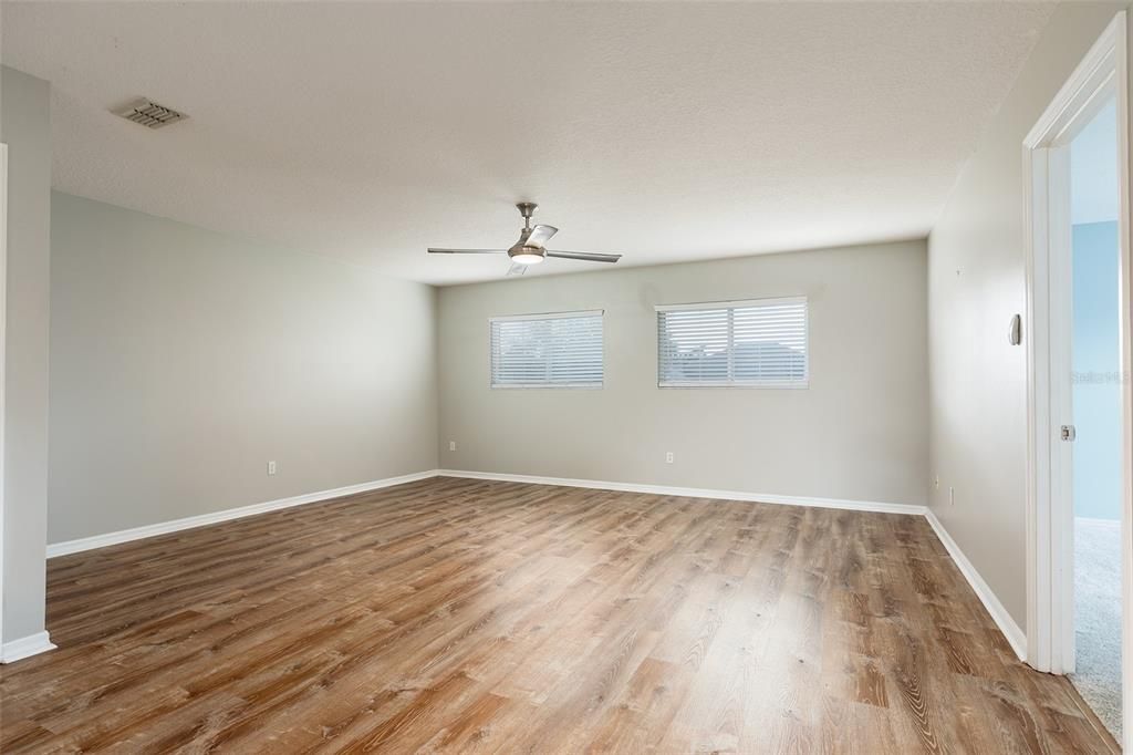 For Sale: $570,000 (5 beds, 3 baths, 3155 Square Feet)