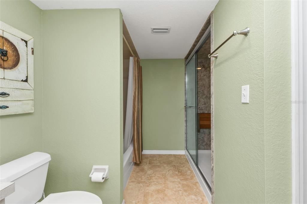 For Sale: $225,000 (2 beds, 2 baths, 1394 Square Feet)
